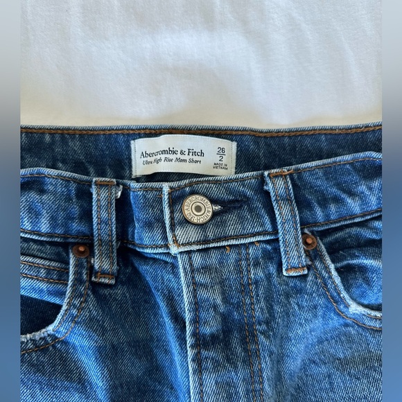 Abercrombie & Fitch High Rise Jean Shorts - Picture 3 of 3